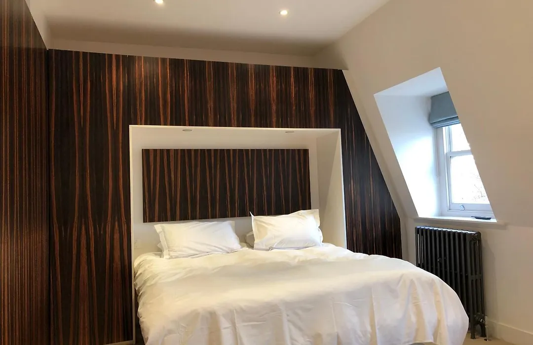 Kennington B & B-1