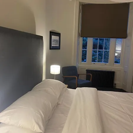Kennington B & B-2
